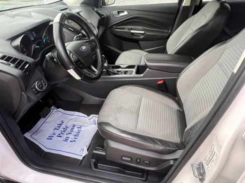Used 2018 Ford Escape SE w/ SE Sport Appearance Package FWD image 12