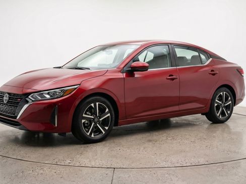 Used 2025 Nissan Sentra SV image 3