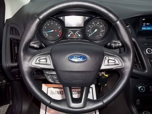 Used 2016 Ford Focus SE w/ SE Cold Weather Package FWD image 10