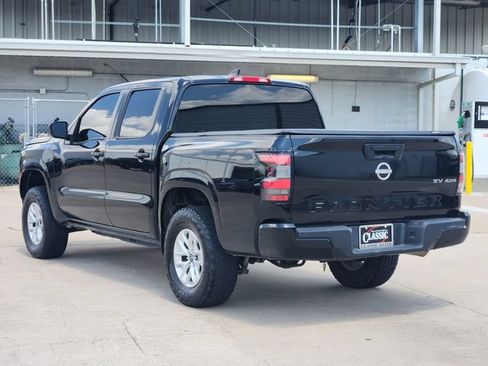 Used 2024 Nissan Frontier SV AWD/4WD image 5