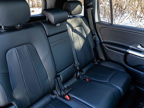 Used 2022 Mercedes-Benz GLB 250 GLB 250 image 26