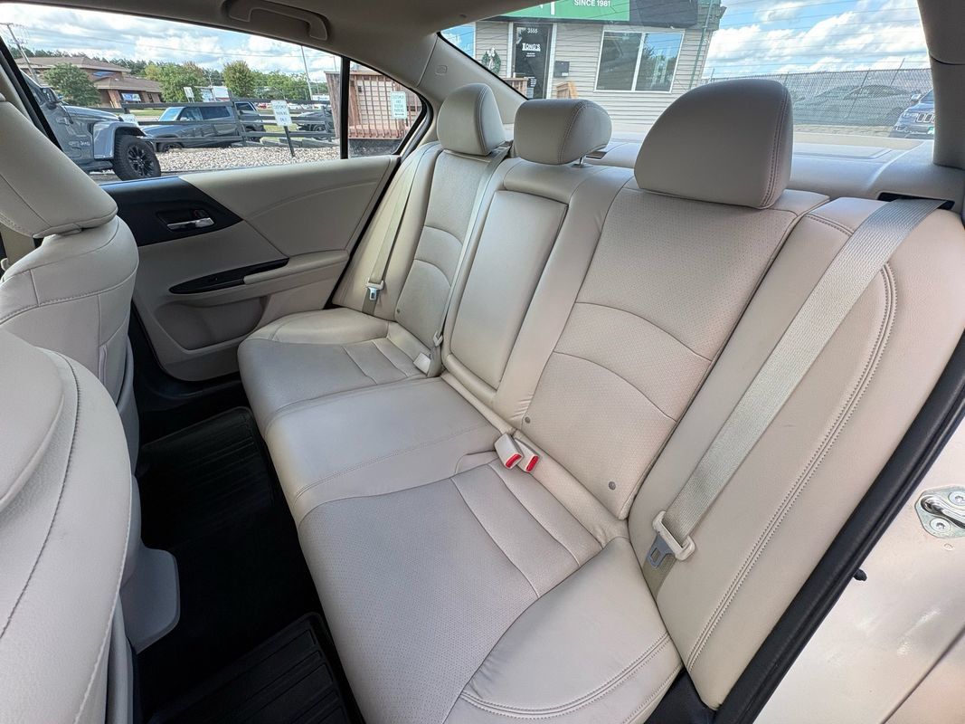 Used 2015 Honda Accord EX-L image 25
