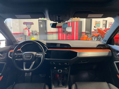 Used 2020 Audi Q3 2.0T Prestige w/ Prestige Package image 11