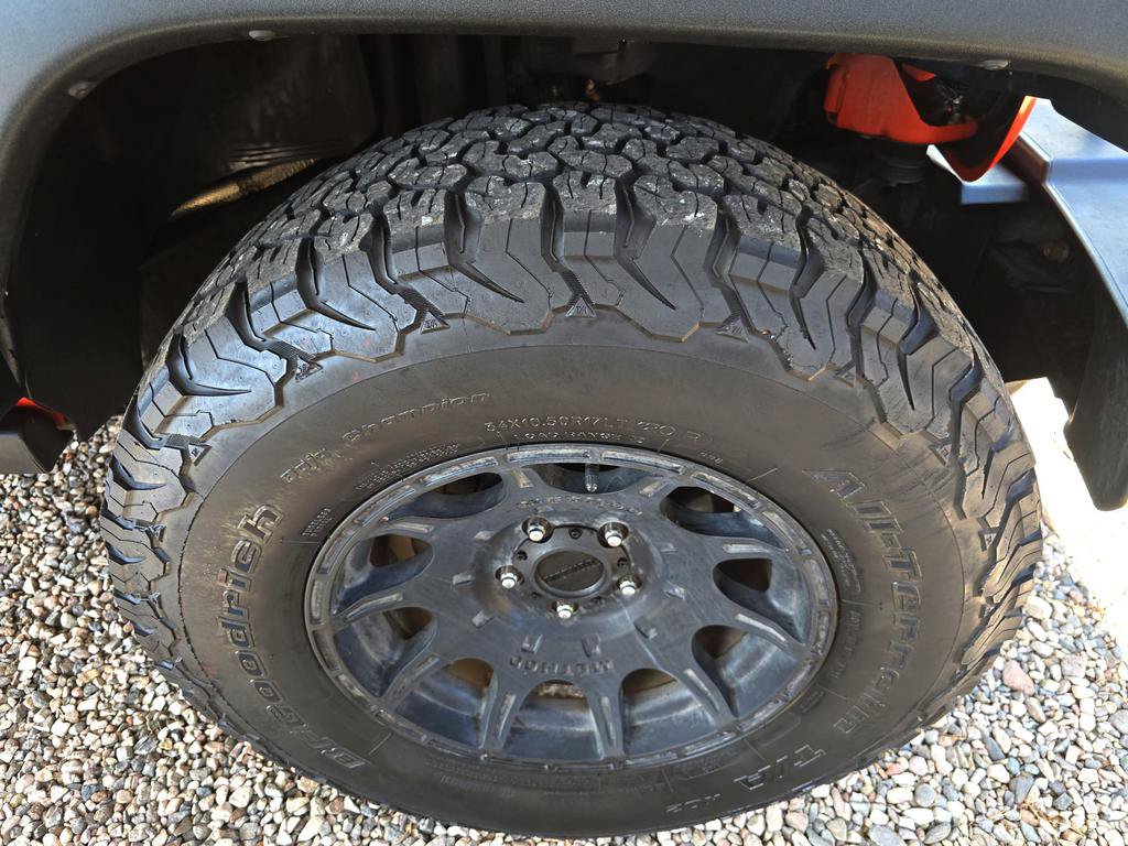 Used 2015 Jeep Wrangler Unlimited Rubicon w/ Connectivity Group AWD/4WD image 36