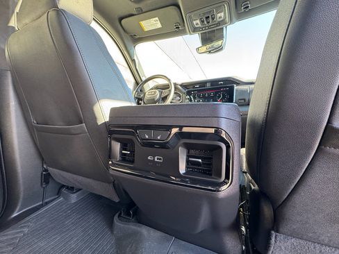 Used 2024 GMC Sierra 1500 AT4 w/ Technology Package image 12