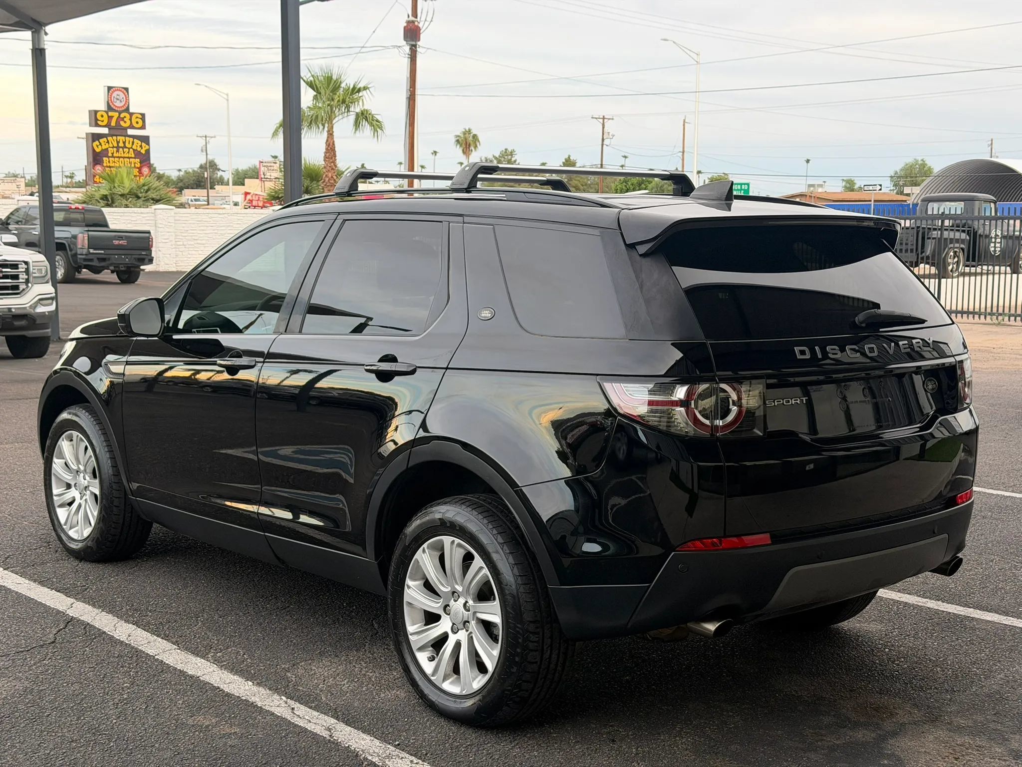 Used 2018 Land Rover Discovery Sport SE AWD/4WD image 6