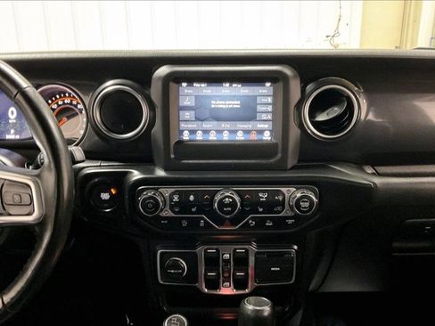 Used 2021 Jeep Wrangler Unlimited Sahara AWD/4WD image 6