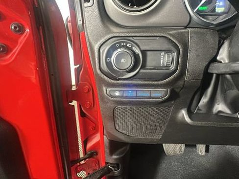 Used 2023 Jeep Wrangler Unlimited w/ Cold Weather Group AWD/4WD image 19