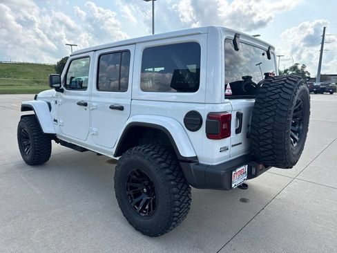 Certified 2026 Jeep Wrangler Unlimited Sahara AWD/4WD image 21