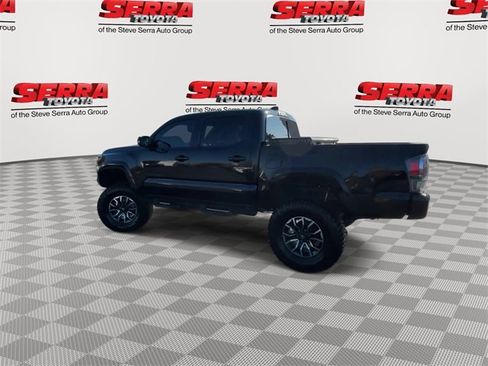 Used 2022 Toyota Tacoma TRD Sport w/ TRD Premium Sport Package image 7