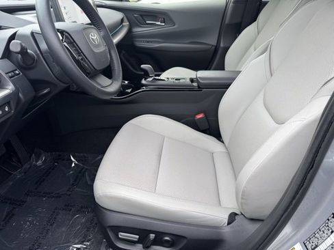 Certified 2024 Toyota Prius XLE image 5