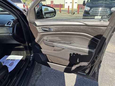 Used 2016 Cadillac SRX Performance w/ Midnight Edition Package FWD image 26