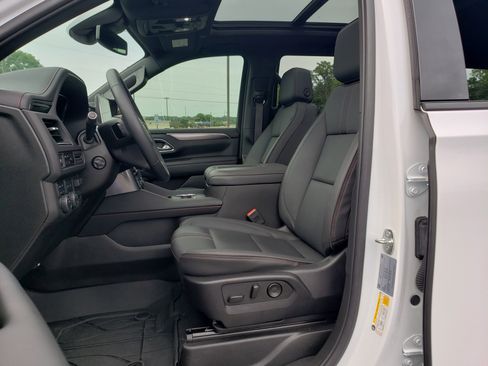Used 2024 Chevrolet Tahoe RST w/ Luxury Package AWD/4WD image 30