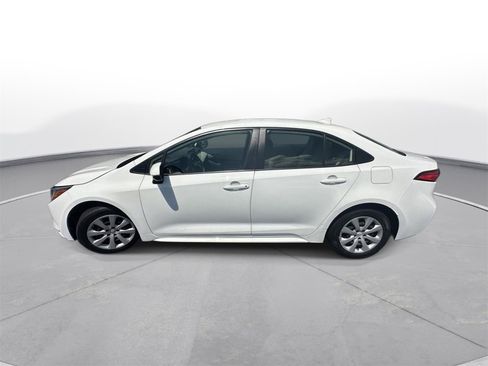 Used 2022 Toyota Corolla LE FWD image 9