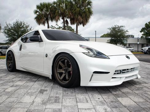 Used 2016 Nissan 370Z Coupe RWD image 9