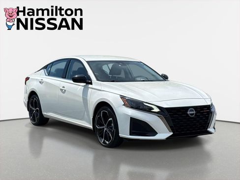 Used 2024 Nissan Altima 2.5 SR AWD/4WD image 1