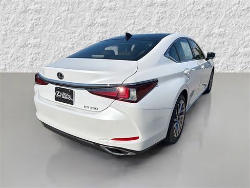 New 2025 Lexus ES 350 Ultra Luxury image 3