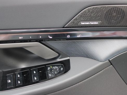 Used 2026 BMW 530i w/ M Sport Package RWD image 14