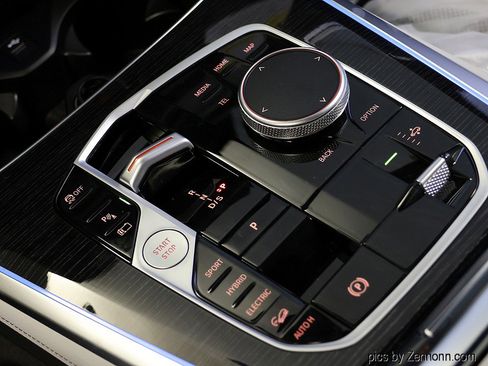 New 2026 BMW X5 xDrive50e image 27