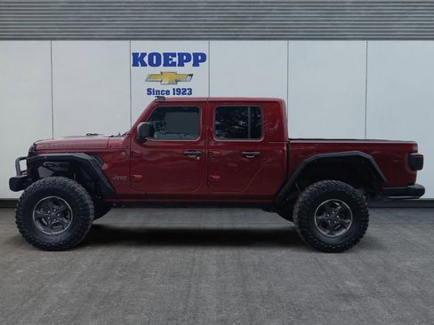 Used 2021 Jeep Gladiator Rubicon AWD/4WD image 2