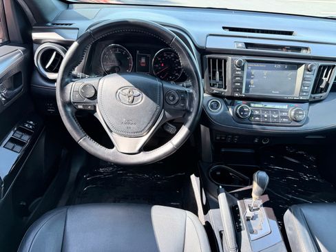 Used 2016 Toyota RAV4 SE FWD image 10