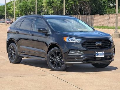 Used 2022 Ford Edge SE w/ Black Appearance Package