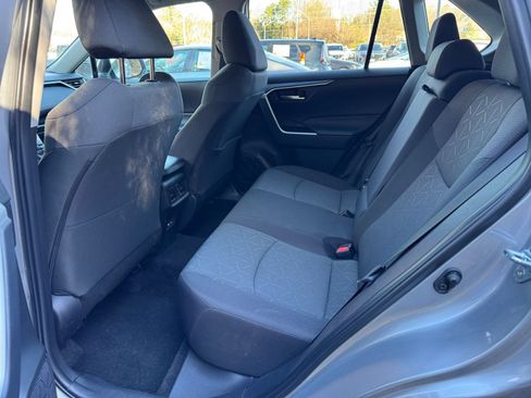 Used 2025 Toyota RAV4 XLE image 20