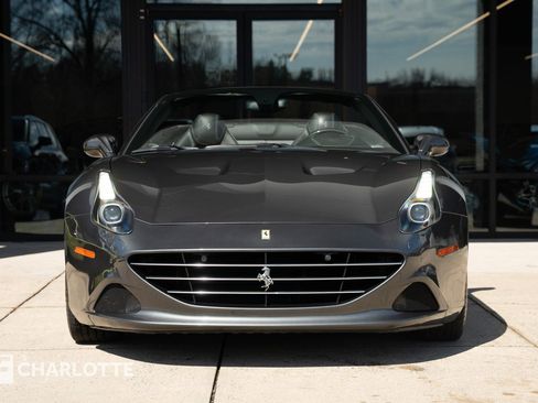 Used 2016 Ferrari California T image 5