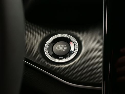 Used 2024 Jeep Grand Cherokee L Laredo w/ Luxury Tech Group I image 23