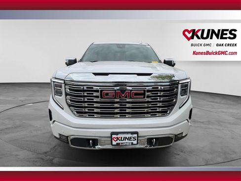 Used 2023 GMC Sierra 1500 Denali AWD/4WD image 3
