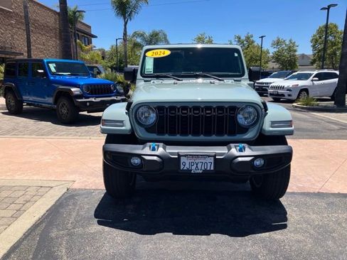Used 2024 Jeep Wrangler Unlimited AWD/4WD image 2