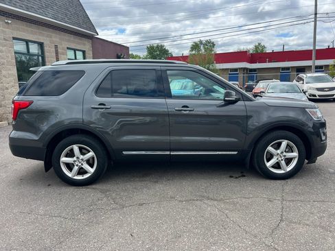 Used 2016 Ford Explorer XLT w/ Equipment Group 202A AWD/4WD image 5