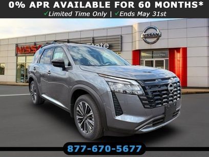 New 2026 Nissan Pathfinder Platinum w/ Cargo Package