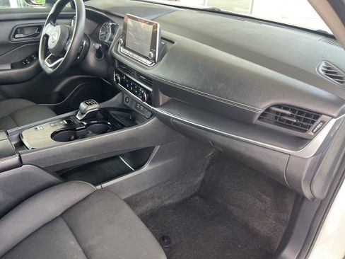 Used 2024 Nissan Rogue S FWD image 24
