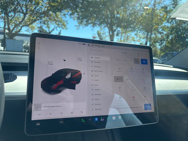 Used 2022 Tesla Model Y Long Range AWD/4WD image 21