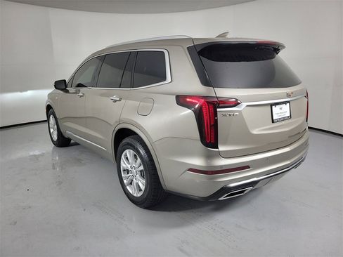 Certified 2023 Cadillac XT6 Luxury image 3