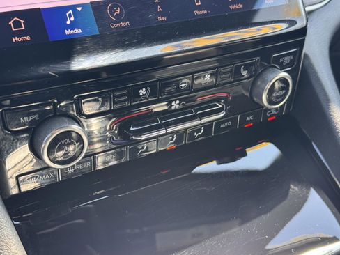 Used 2022 Jeep Grand Cherokee L Overland w/ Luxury Tech Group IV image 30