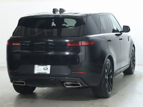 Certified 2025 Land Rover Range Rover Sport SE image 9