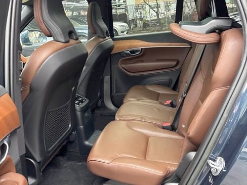 Used 2023 Volvo XC90 T8 Core AWD/4WD image 6