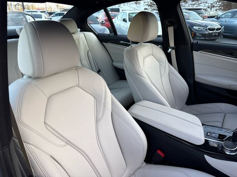 Used 2023 BMW 530e xDrive 530xe w/ Premium Package image 45