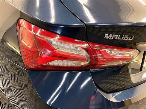 Used 2021 Chevrolet Malibu LT FWD image 27
