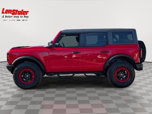 Used 2023 Ford Bronco Wildtrak image 2