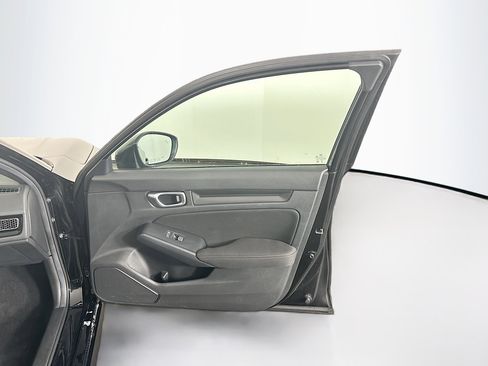 Used 2025 Honda Civic Sport image 31