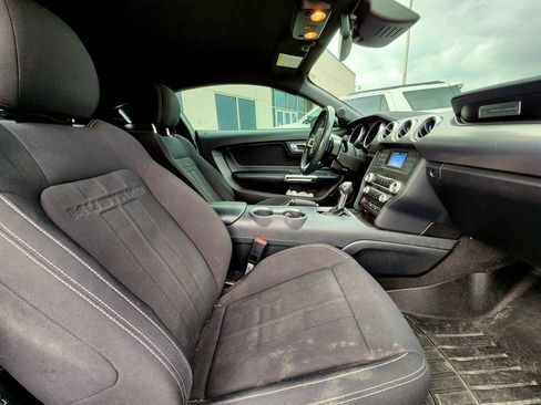 Used 2021 Ford Mustang GT w/ Black Accent Package RWD image 9