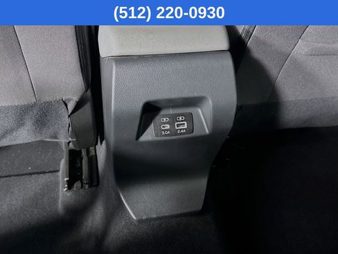 Used 2025 Subaru Crosstrek 2.0i Premium image 31