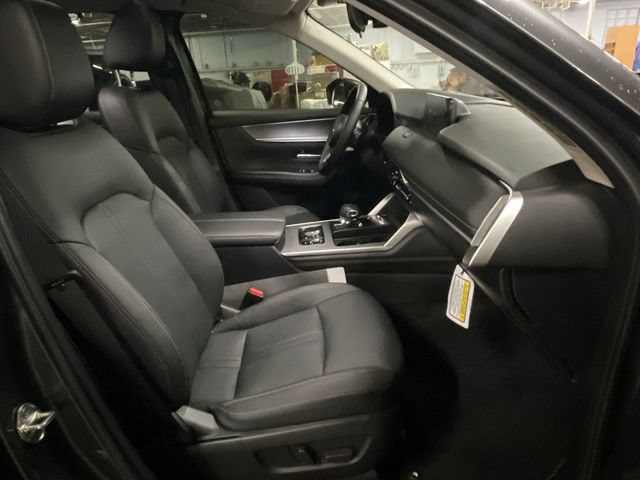 Used 2024 MAZDA CX-90 Plug-In Hybrid w/ Preferred AWD/4WD image 30