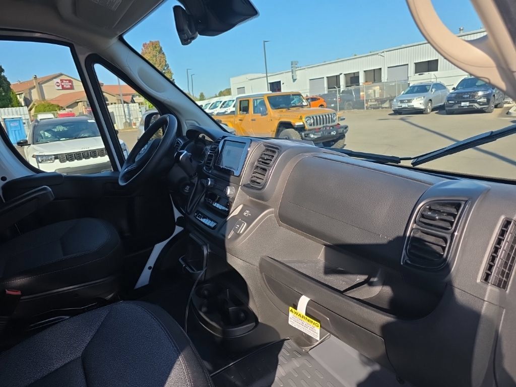 Used 2025 RAM ProMaster 2500 w/ Safety Group FWD image 10