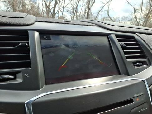 Used 2013 Lincoln MKS AWD image 24