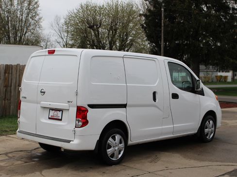 Used 2018 Nissan NV200 SV image 9