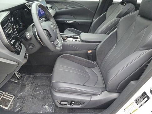 Used 2025 Lexus RX 500h F Sport w/ Convenience Package image 8